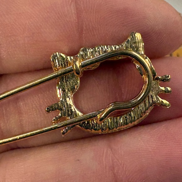 Hello Kitty Gold Tone Rhinestone Pin - Picture 3 of 3